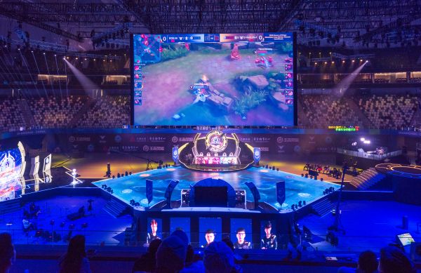 而是通过维 而是通过维